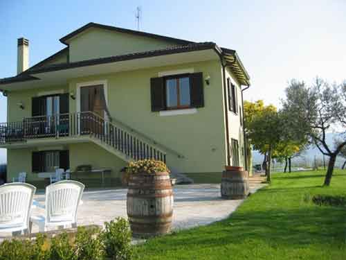 foto B&B Casolare gli Ulivi con Piscina a MONTEFALCO