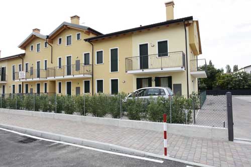 Case,PISANI HOUSE